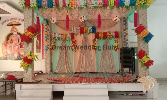 Friends Flower Decorator